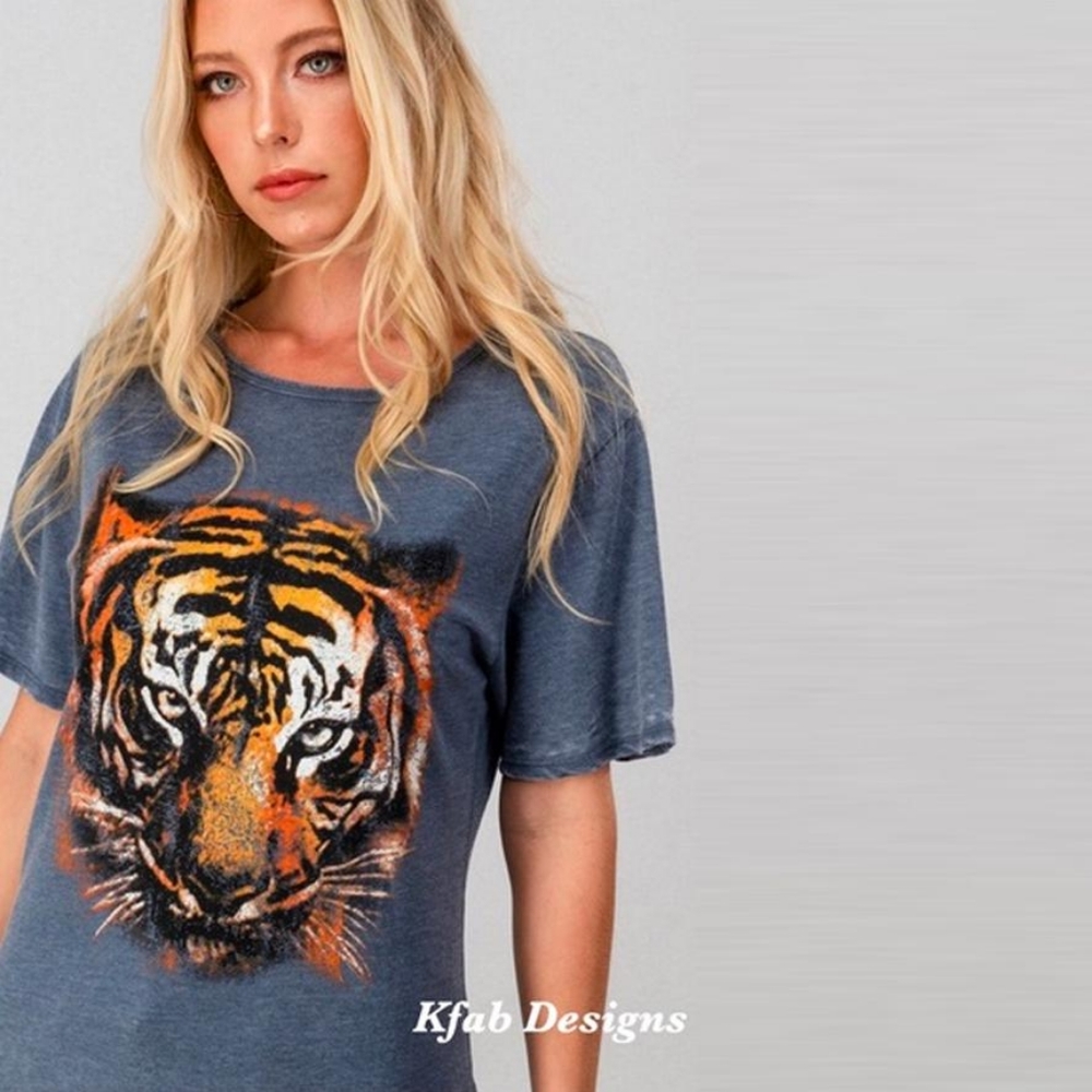 Graphic Tiger Tee 2Γ HOST PICK - Picture 5 of 14